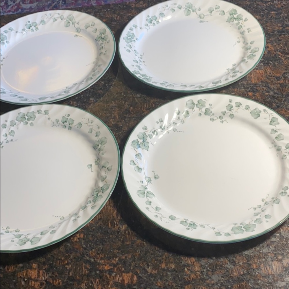 4 Corelle Callaway 10.25” Dinner Plates Rippled